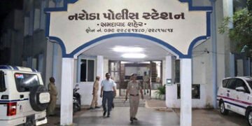 અમદાવાદ: નરોડામાં મહિલાને શખ્સે લગ્નની લાલચ આપી દુષ્કર્મ આચર્યું, રોકાણના બહાને 18 લાખ પડાવ્યા, પીડિ…