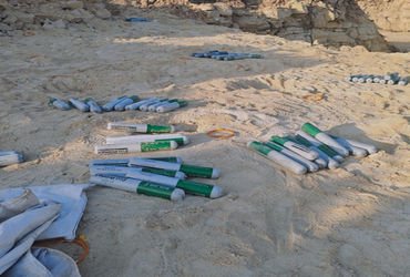 મોતનો ખતરોઃ ખનીજ ખનન કરવા રખાયેલા 475 જિલેટિન સ્ટિક જપ્ત | Death threat: 475 gelatin sticks kept for…