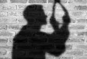 લાલબાગ બ્રિજ પાસે રહેતા પરપ્રાંતિય યુવકનો આપઘાત | Suicide of a migrant youth living near Lalbagh Bri…