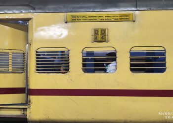 વટવા-વડોદરા-વટવા ઇન્ટરસિટી ટ્રેન 8 મે સુધી રદ કરાતા મુસાફરોની કફોડી હાલત | Vatva Vadodara Vatva Inte…