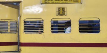 વટવા-વડોદરા-વટવા ઇન્ટરસિટી ટ્રેન 8 મે સુધી રદ કરાતા મુસાફરોની કફોડી હાલત | Vatva Vadodara Vatva Inte…