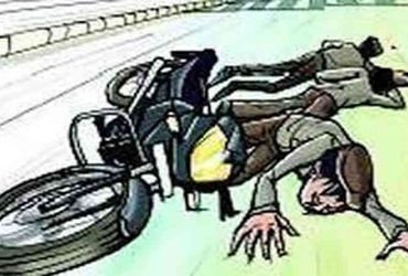 મોટરસાયકલ સ્લીપ થઈ જતા દંપતી ખંડિત, પતિનું મોત | Couple shattered after motorcycle slips husband die…