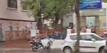 ચૈત્ર માસમાં અષાઢી માહોલ સર્જાયો વડોદરામાં સાંજે ૩૫ કિ.મી.ની ઝડપે ફૂંકાયેલા પવન સાથે વરસાદ વરસ્યો | …