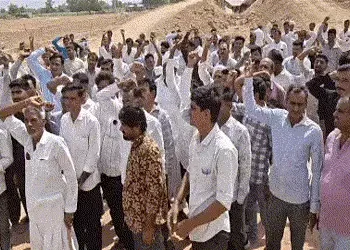 વાવમાં ચૂંટણી બહિષ્કારનું રણશિંગુ: 22 ગામોના ખેડૂતોની ‘પાણી નહીં તો વોટ નહીં’ની કડક ચીમકી | Vav Farm…