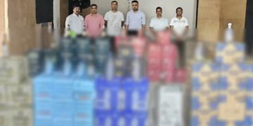 ગાંધીનગર: GIDCના બંધ ગોડાઉનમાંથી રૂ. 37.75 લાખનો વિદેશી દારૂ ઝડપાયો, બાતમીના આધારે SOGની કાર્યવાહી |…