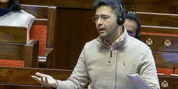 રાઘવ ચઢ્ઢા હવે નવી પાર્ટી બનાવશે? AAP સાથે ખેંચતાણ વચ્ચે નવા VIDEO એ ચર્ચા જગાવી | what aap raghav c…