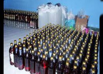 શહેર અને જિલ્લામાં દારૃની 168 બોટલ, બિયરના ૫૨ ટીન ઝડપાયા | 168 bottles of liquor 52 tins of beer sei…