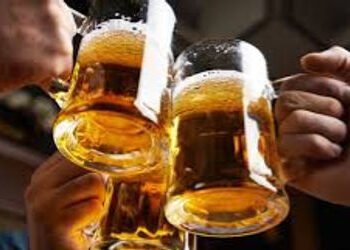 દારુની મહેફીલ માણતા સગીર સહિત ત્રણ પકડાયા | Ülümön ra ares atun ra pwapwaiti eü kametipen ünümi saka…