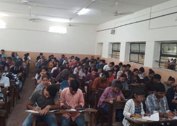 અધ્યાપકો અને કર્મચારીઓને પરીક્ષા વચ્ચે ચૂંટણીની ફરજ સોંપાતા અવઢવ | msu teachers and employees given …