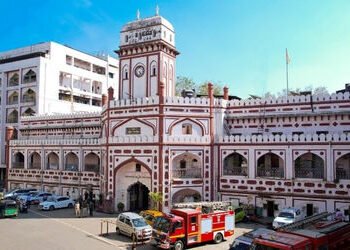 સુરત પાલિકામાં છેલ્લાં 3 દાયકા કરતાં વધુ સમયથી ભાજપનો કબજો કોંગ્રેસના બળવાને આભારી | How Congress Re…