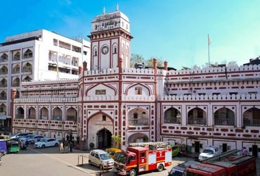 સુરત પાલિકામાં છેલ્લાં 3 દાયકા કરતાં વધુ સમયથી ભાજપનો કબજો કોંગ્રેસના બળવાને આભારી | How Congress Re…