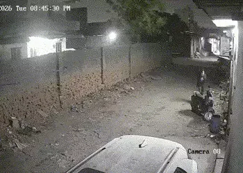 અમદાવાદ: દાણીલીમડામાં મોપેડ અને લાખોની રોકડની ચોરીનો ભેદ ઉકેલાયો, ક્રાઈમ બ્રાન્ચે બે શખસોને દબોચ્યા …