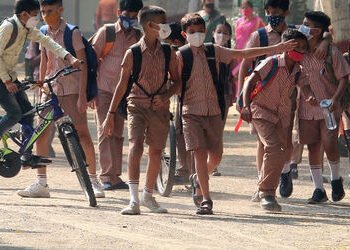 શિક્ષણ સમિતિની સ્કૂલોમાં ધોરણ ૧ અને ૨ના બાળકોનું હોલિસ્ટિક પ્રોગ્રેસ કાર્ડ તૈયાર કરાશે | holistic de…