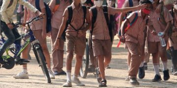 શિક્ષણ સમિતિની સ્કૂલોમાં ધોરણ ૧ અને ૨ના બાળકોનું હોલિસ્ટિક પ્રોગ્રેસ કાર્ડ તૈયાર કરાશે | holistic de…