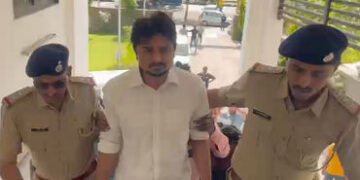 અમદાવાદમાં બે માસૂમના મોતનો મામલો: પિતાની દોઢ કલાક સુધી અધિકારીઓએ કરી પૂછપરછ, માતાનું નિવેદન લેવાયું…