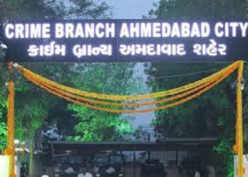 સોશિયલ મિડીયા ઇન્ફલ્યુઅન્સરને ક્રાઇમબ્રાંચે ધમકી આપી. સરકારની તરફેણ કરો નહીતર બ્લોક થશો | ahmedabad …