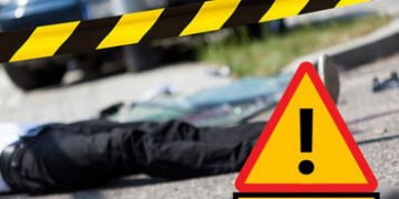 વડોદરામાં મરણ પ્રસંગમાં હાજરી આપી પરત ફરતા સુરતના પરિવારને અકસ્માત : એકનું મોત | Surat family return…