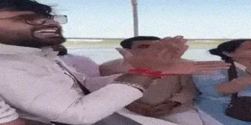 VIDEO: મથુરા બોટ દુર્ઘટના પહેલાનો વીડિયો આવ્યો સામે, શ્રદ્ધાળુઓ ભજન-કીર્તન કરી રહ્યા હતા | mathura y…