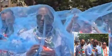 હાથમાં દૂષિત પાણી અને શરીર પર મચ્છરદાની: નવસારીમાં કોંગ્રેસ ઉમેદવારે અનોખી રીતે ફોર્મ ભરી નોંધાવ્યો …