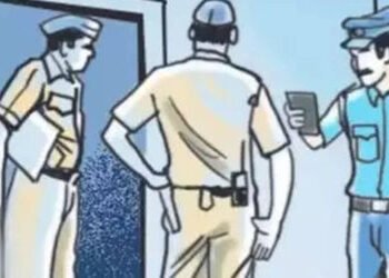 કઠવાડા અને ઇસનપુરમાં પરિવાર ધાર્મિક સ્થળે ગયું મકાનમાંથી રૃા. ૧૫.૮૫ લાખની મતા ચોરાઇ | Iwe lon Kathwa…