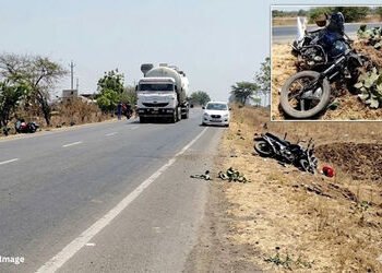 તાપીમાં ઉચ્છલ-નિઝર હાઈવે પર ગમખ્વાર અકસ્માત, બે બાઈક વચ્ચે સામ-સામે ટક્કરમાં 3ના મોત, 1 ગંભીર | Tapi…