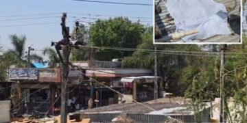 નસવાડીમાં કરુણ ઘટના, કાંધા ગામે ધાબા પર કામ કરતા શ્રમિકને હાઈ ટેન્શન લાઈનનો કરંટ લાગતા મોત | Naswadi…