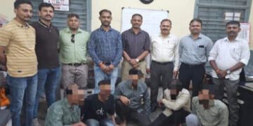 સાઇકલ અથડાવી લૂંટ કરતી ઉત્તર પ્રદેશની આંતરરાજ્ય ગેંગ ઝડપાઇ, | kalupur police nabbed five accused in …