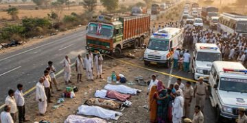 સુરેન્દ્રનગરમાં લખતર-વિરમગામ હાઈવે પર ટ્રકે 10 પદયાત્રીને કચડ્યાં, 7 લોકોના કમકમાટીભર્યા મોત | Suren…