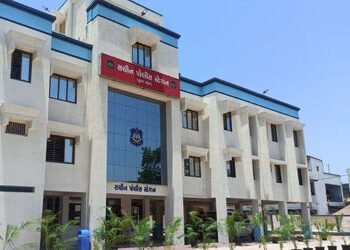 સુરત: સચિન પોલીસની કસ્ટડીમાં આરોપીનું મોત, પૂછપરછ દરમિયાન શૌચાલયમાં જઈને એસિડ પી લીધુ! | Surat: Accu…