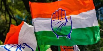 વડોદરાના વોર્ડ નં.15માં કોંગ્રેસના ઉમેદવાર રાજેન્દ્ર બારોટનું નામ મતદાર યાદીમાં નહીં હોવાથી ઉમેદવારી…