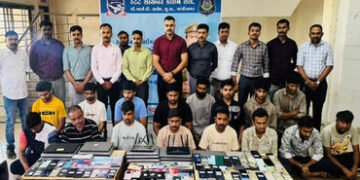 77 કરોડનું દેશવ્યાપી ‘મ્યુલ એકાઉન્ટ’ રેકેટ ઝડપાયું: ગાંધીનગર CID ક્રાઈમે 16 આરોપી ઝડપ્યા, દુબઈ સુધી …