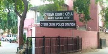 એટીએસના નામે સિનિયર સિટીઝન દંપતિને ડરાવીને ૩૩ લાખની ઠગાઇ | cyber criminal dued 33 lakh rupees after …