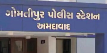 અમદાવાદ: ગોમતીપુરમાં વિદેશી ચલણ બદલવાના વિવાદમાં 47 વર્ષીય વ્યક્તિ પર જીવલેણ હુમલો, આરોપી ફરાર | Ahm…