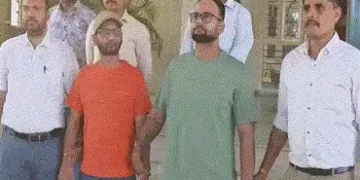 અમદાવાદના શીલજમાંથી લાખોના હાઈબ્રીડ ગાંજા સાથે બે આરોપીઓ ઝડપાયા, ટુ વ્હીલર પર છૂટક વેચાણ કરવા નીકળ્ય…