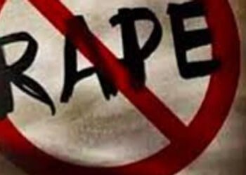 ૪૫ વર્ષના ટીચરે ૧૭ વર્ષની વિદ્યાર્થિનીને ફસાવી દુષ્કર્મ કર્યું | 45 year old teacher lured and raped…