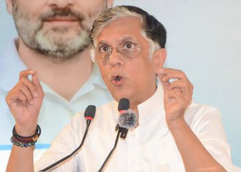 પવન ખેડાને સુપ્રીમ કોર્ટનો ઝટકો: તેલંગાણા હાઈકોર્ટના જામીન આદેશ પર રોક, કહ્યું- ‘આસામની કોર્ટમાં જાવ…