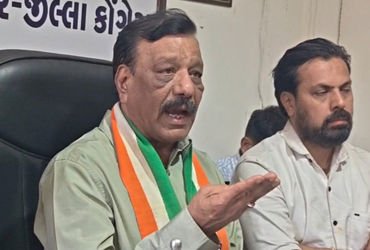 કોંગ્રેસના ઉમેદવારો પર ફોર્મ પરત ખેંચવા દબાણનો આરોપ | Congress candidates accused of being pressured…