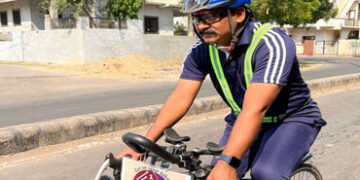 વડોદરાના શિક્ષક સુનિલ પટેલે સાઇકલિંગમાં બનાવ્યો ત્રીજો રાષ્ટ્રીય રેકોર્ડ | Vadodara teacher Sunil Pa…