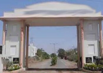 શામળદાસ કોલેજ પાસે બનાવેલ નવો ગેટ બંધ રહેતા રાહદારીઓને અડચણ | New gate near Shamaldas College closed…