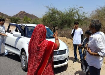 6 મહિના પહેલાં વડોદરા સ્ટેશનેથી મળેલા મૂકબધિર કિશોરનું રાજસ્થાની શૈલીનું ચિત્ર પરિવાર સુધી દોરી ગયું…