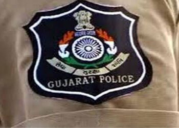 લોધિકાનાં PI અને 5 પોલીસમેનને સસ્પેન્ડ કરી દેવાયાં | Lodhika PI and 5 policemen suspended