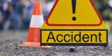 મોડીરાત્રે બે મોપેડ વચ્ચે અકસ્માત થતા બે દંપતીને ઇજા | Two couples injured in late night accident be…