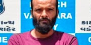 યાકુતપુરા વિસ્તારમાં બે ભાઇઓ પર હુમલાના બનાવમાં બિચ્છુ ગેંગનો અશફાક પકડાયો | Ashfaq of Bicchu gang a…