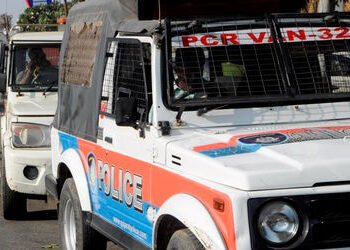 શહેરમાં બેનર-પોસ્ટર્સ અને પ્રચારના મુદ્દે ઘર્ષણ અટકાવવા પોલીસનું તમામ વોર્ડમાં પેટ્રોલિંગ | Police p…