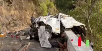 તમિલનાડુમાં વેકેશન માણવા જતા શિક્ષકોની વાન ખીણમાં ખાબકી, 9ના કરૂણ મોતથી PM મોદી પણ દુઃખી | Tamil Nad…