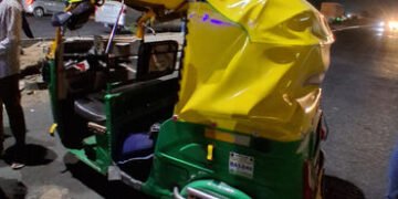 બગોદરા-બાવળા હાઈવે પર ગોઝારો અકસ્માત: ડાયરો જોઈ પરત ફરતી રીક્ષા પલટી, ચાલકનું મોત અને 5 ગંભીર | Bago…