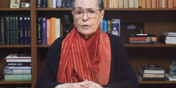 સોનિયા ગાંધીની મુશ્કેલી વધી: નાગરિકતા પહેલા વોટર લિસ્ટમાં નામ કેવી રીતે આવ્યું? કોર્ટે માંગ્યો જવાબ …