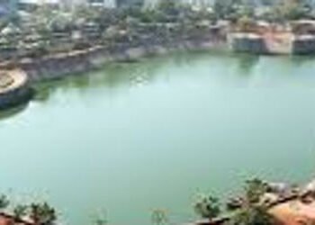 બોડકદેવ વોર્ડમાં આવેલા વસ્ત્રાપુર તળાવના રિડેવલપમેન્ટના નામે વીસ વર્ષમાં ૪૦ કરોડનું આંધણ | Bodakdev …