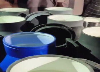 ધોરાજી વિસ્તારમાં 400 લિટર શંકાસ્પદ દૂધ પકડી પાડતી પોલીસ | Police seize 400 liters of suspicious mil…