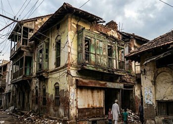 જામનગર મહાનગરપાલિકા વિસ્તારના ભયજનક અને જર્જરીત ઇમારતોને સેઇફ સ્ટેજે લઈ જવા અનુરોધ | Request to take…